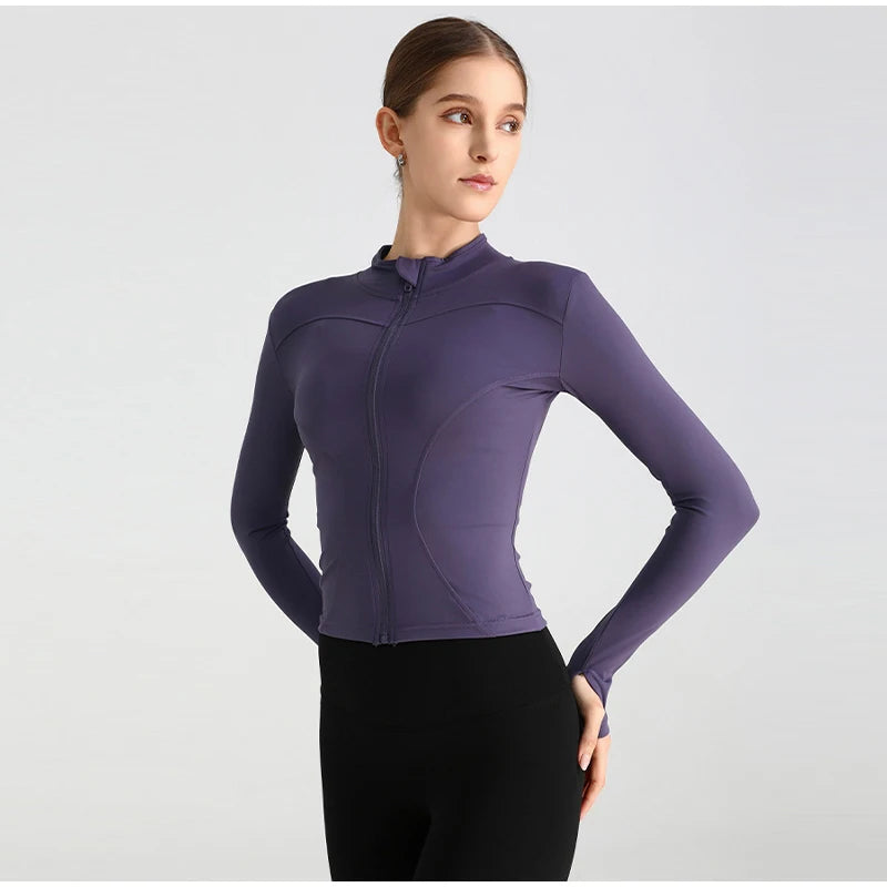 سترة يوجا نسائية بسحاب وقصّة Slim Fit