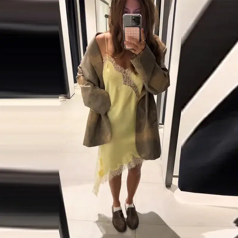 طقم فستان وسترة من الدانتيل المرقّع للنساء