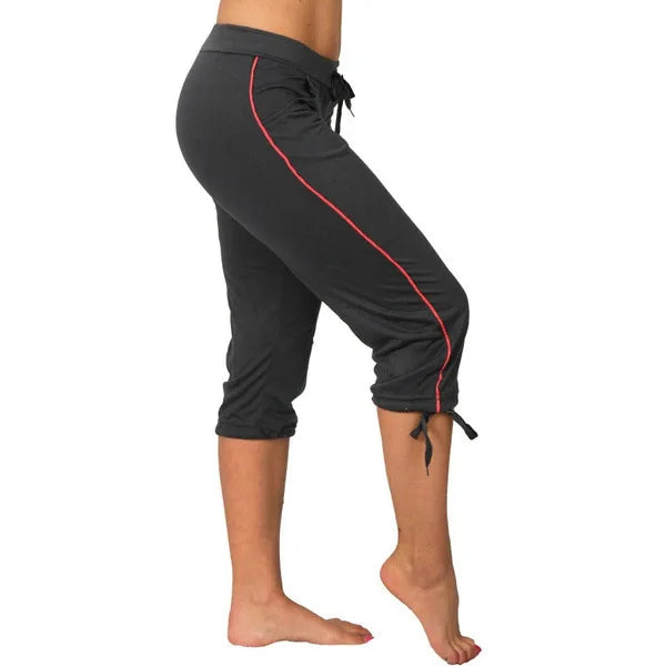 بنطال ليجنز نسائي قصير بجيوب وخصر متوسط