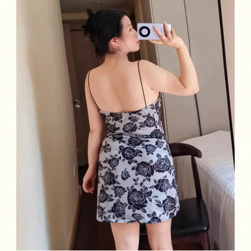 فستان نوم نسائي مقاس إضافي برباط من الدانتيل