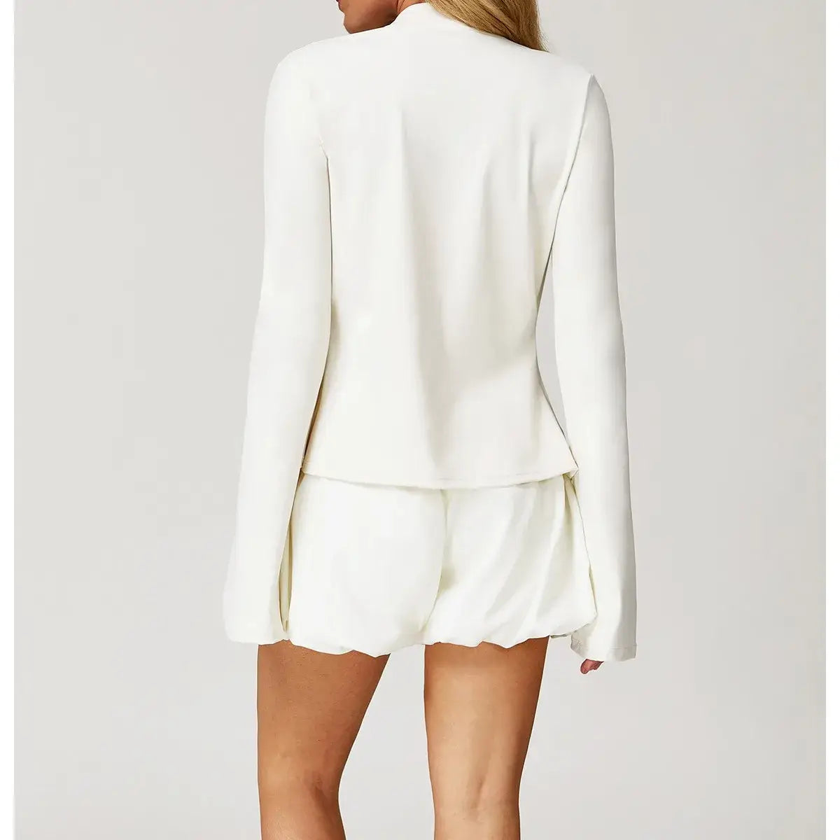 سترة تدريب نسائية مرنة بقصّة Slim Fit