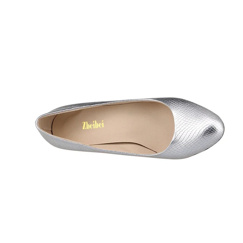 حذاء بكعب منخفض أحمر اللون 2025 بكعب 5 سم من جلد التمساح