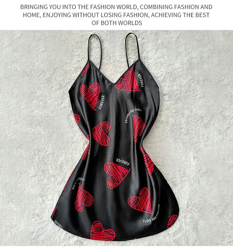 قميص نوم نسائي قصير من الساتان بفتحة رقبة على شكل حرف V