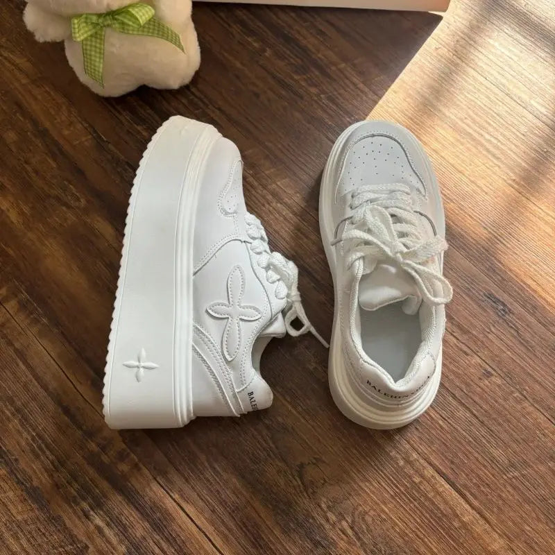 أحذية رياضية نسائية كاجوال بنعل سميك