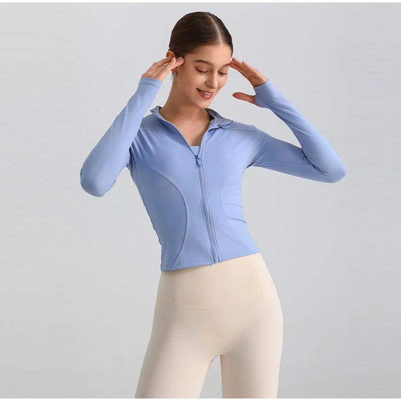 سترة يوجا نسائية بسحاب وقصّة Slim Fit
