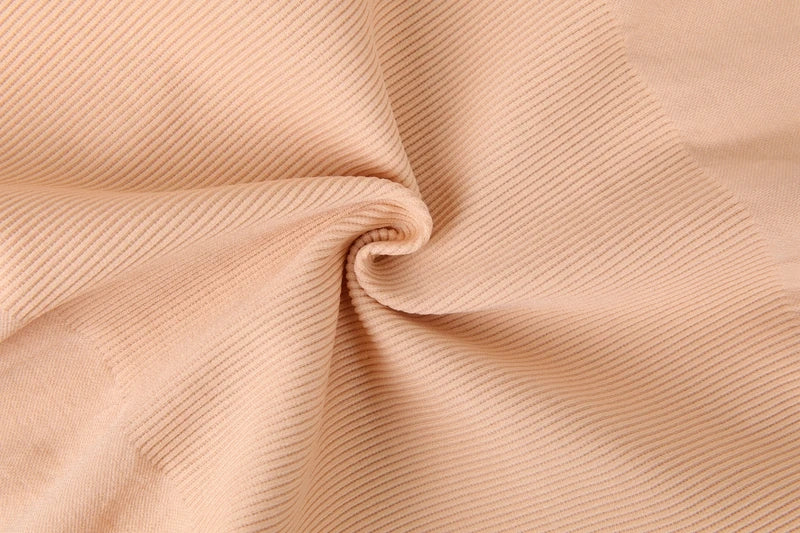 جمبسوت نسائي لتشكيل الجسم غير مرئي