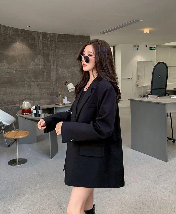 DrapeForm™ – Longline Loose Blazer (Youthful Black Jacket, Layered Elegance)