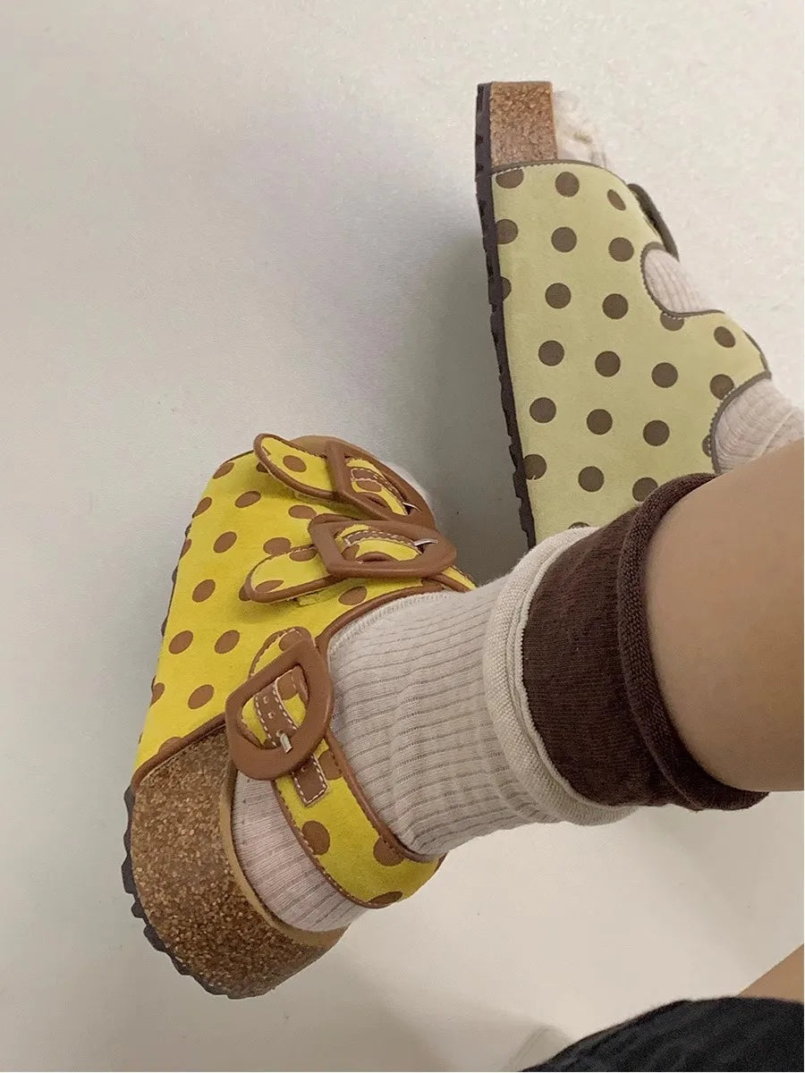 صنادل نسائية مسطحة بكعب عالٍ صيفية