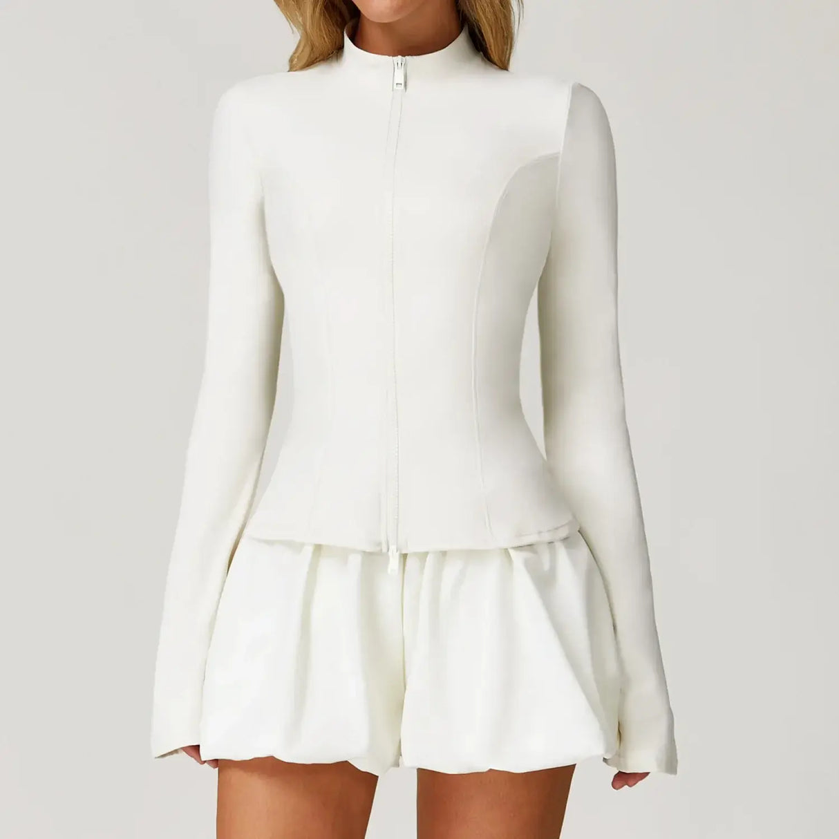 سترة تدريب نسائية مرنة بقصّة Slim Fit