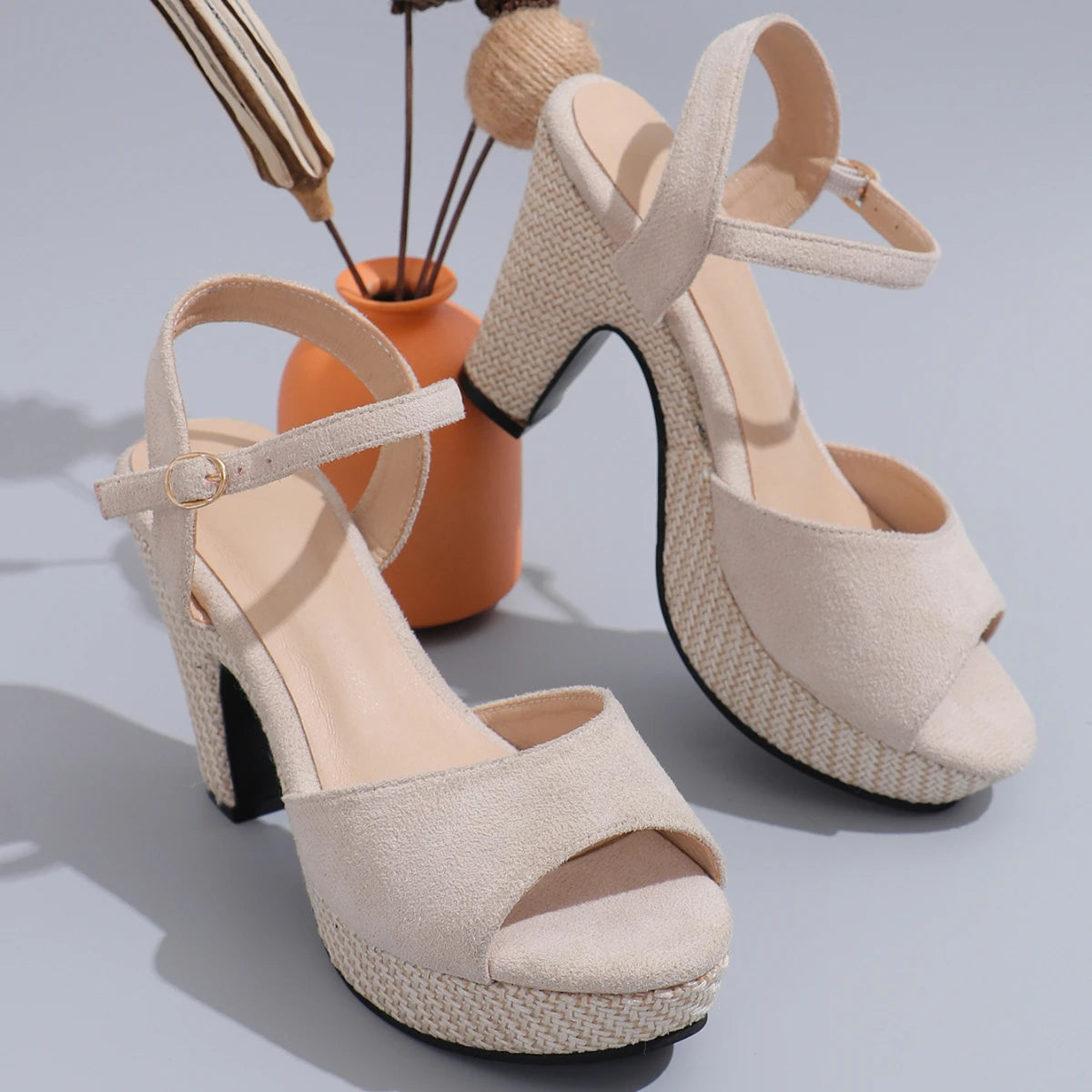 حذاء بكعب سميك وأصابع قدم سمكية - صيف 2025