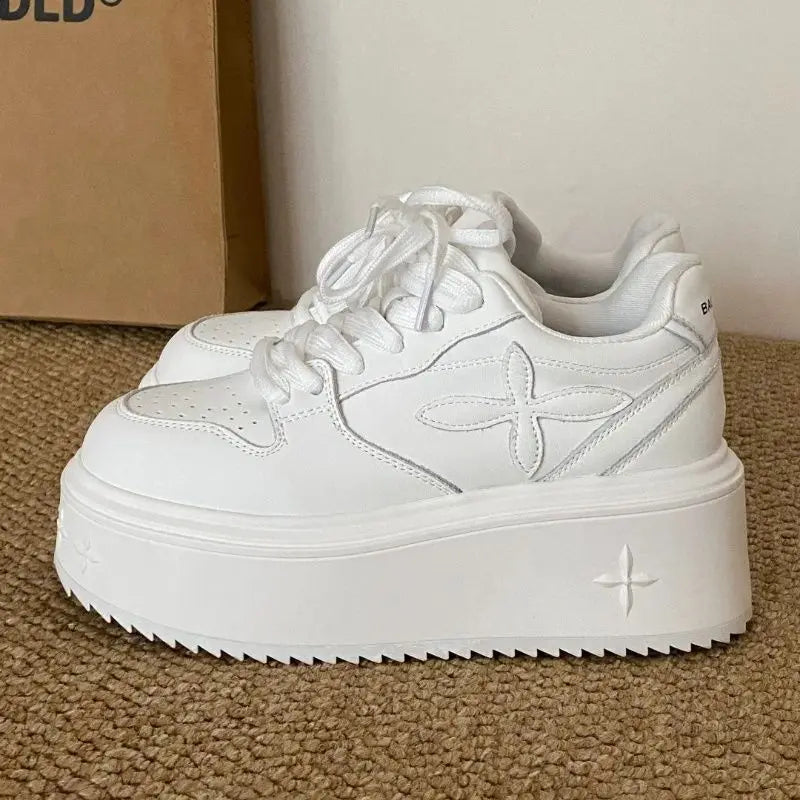 أحذية رياضية نسائية كاجوال بنعل سميك