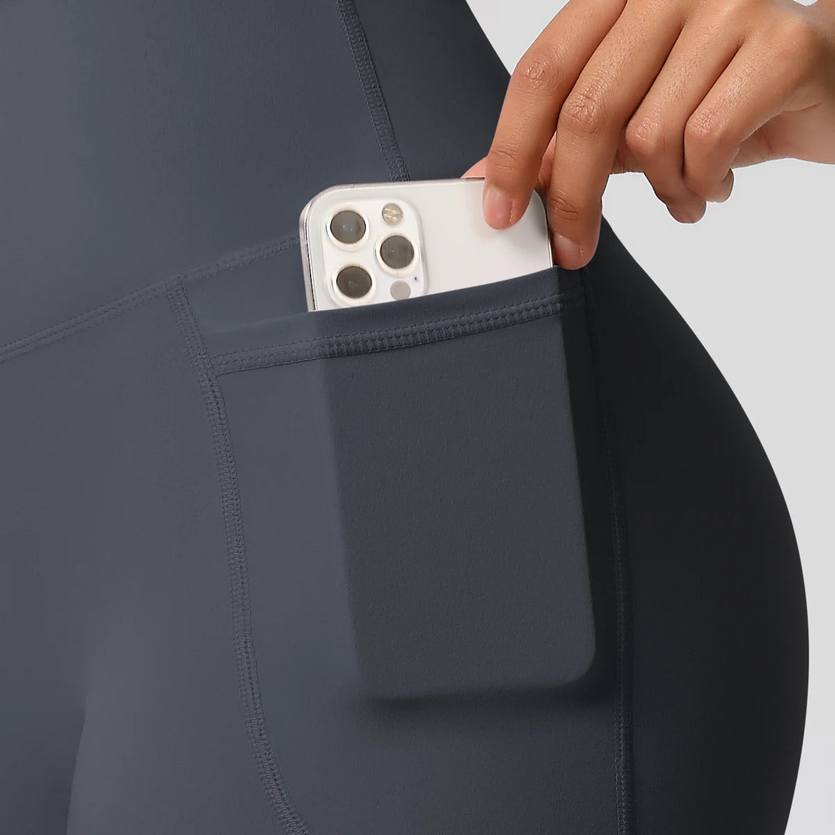 Women's Pocketed Fitness Yoga Shorts