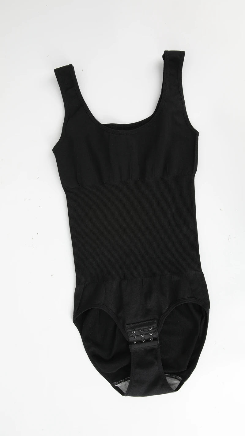 جمبسوت نسائي لتشكيل الجسم غير مرئي