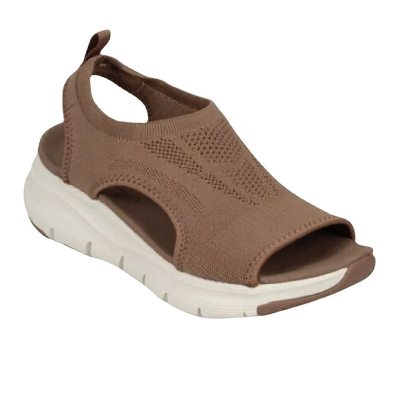 أحذية نسائية أنيقة للمشي لمسافات طويلة في الهواء الطلق