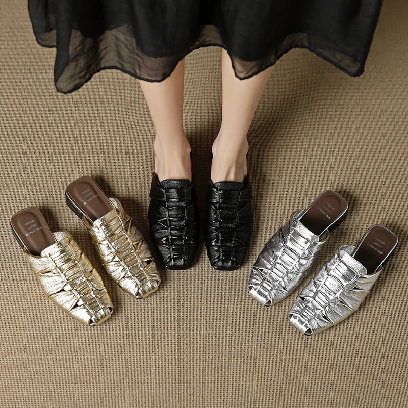 صنادل نسائية بكعب عريض من الجلد