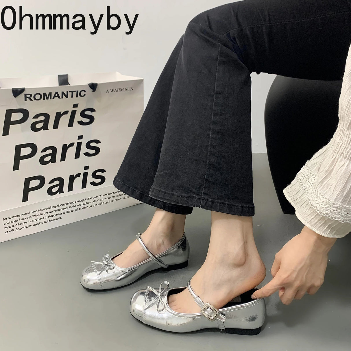 أحذية نسائية فاخرة بدون رباط من ماركة لوفرز