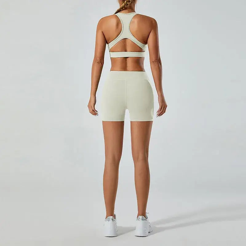 حمالة صدر رياضية نسائية ذات ظهر مجوف على شكل حرف V عميق