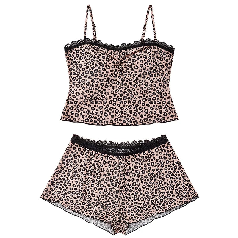 بلوزة نسائية من الدانتيل بنقشة جلد الفهد