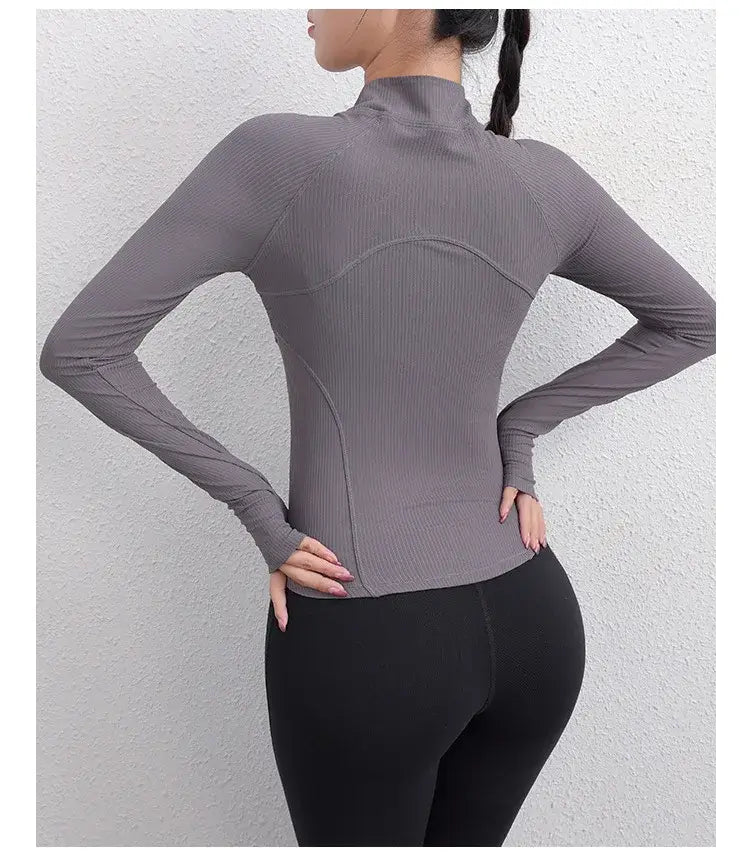 سترة جري نسائية بأكمام طويلة ومزخرفة