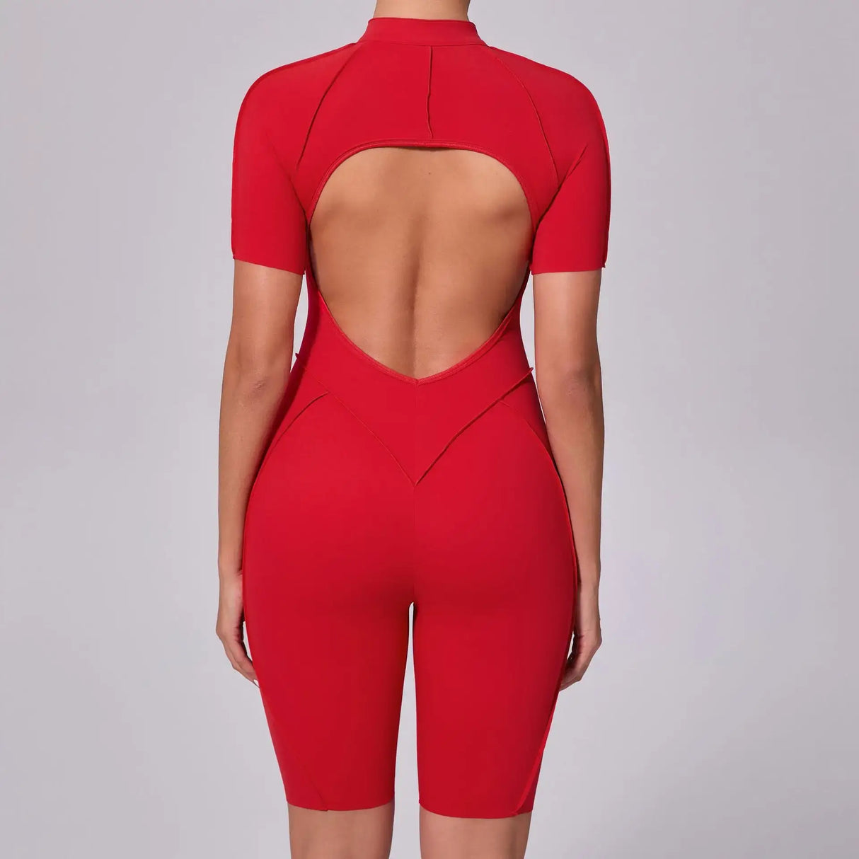 جمبسوت رياضي قصير بسحاب للنساء