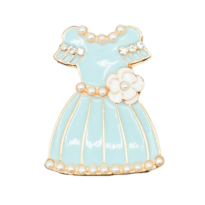 إكسسوارات أحذية معدنية مصممة للنساء