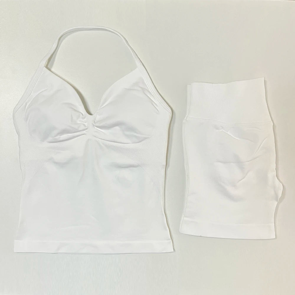 ملابس نوم صيفية نسائية مزينة بالزهور