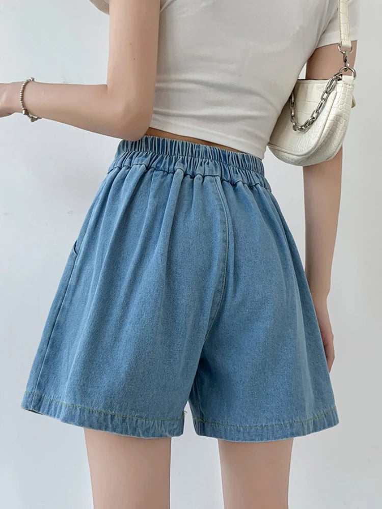 Women's Loose Pleated Denim Shorts
