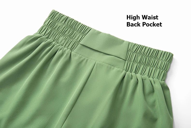 مجموعة رياضية سريعة الجفاف للنساء في الهواء الطلق