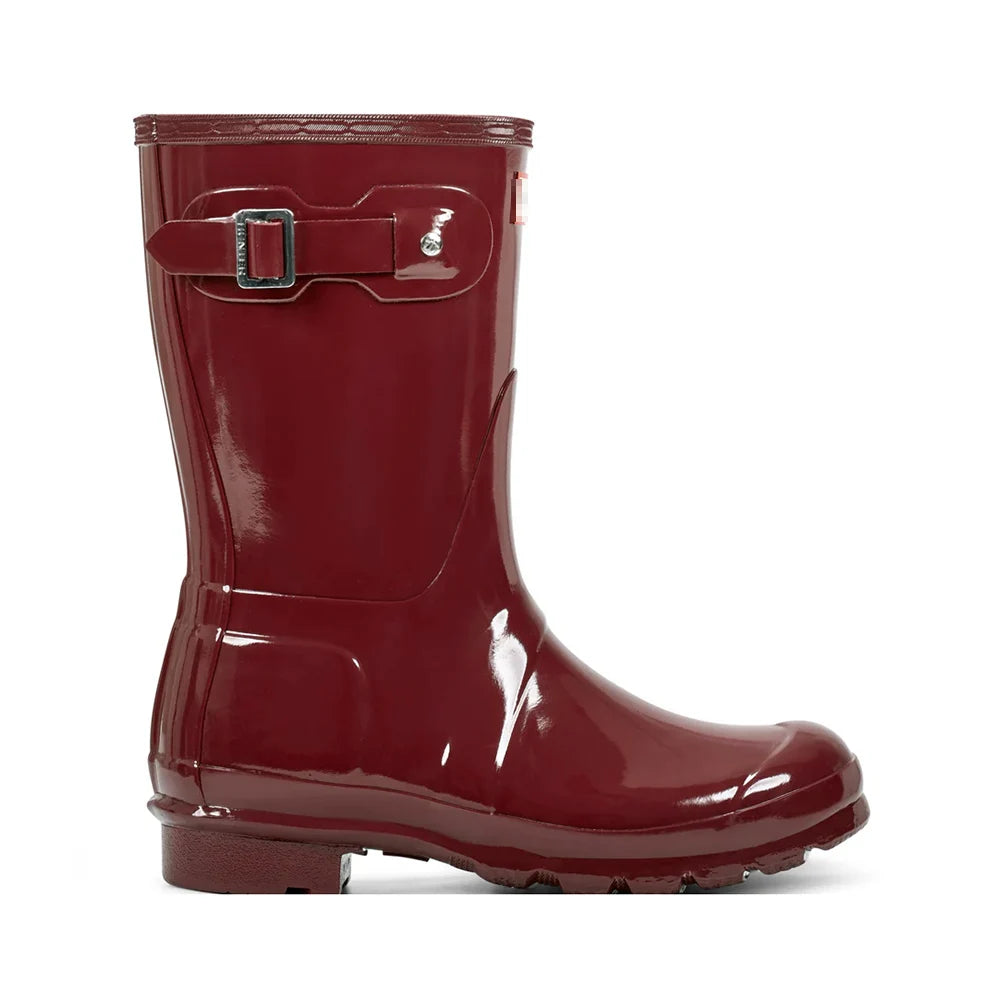 حذاء نسائي من الجلد المطرز حتى منتصف الساق