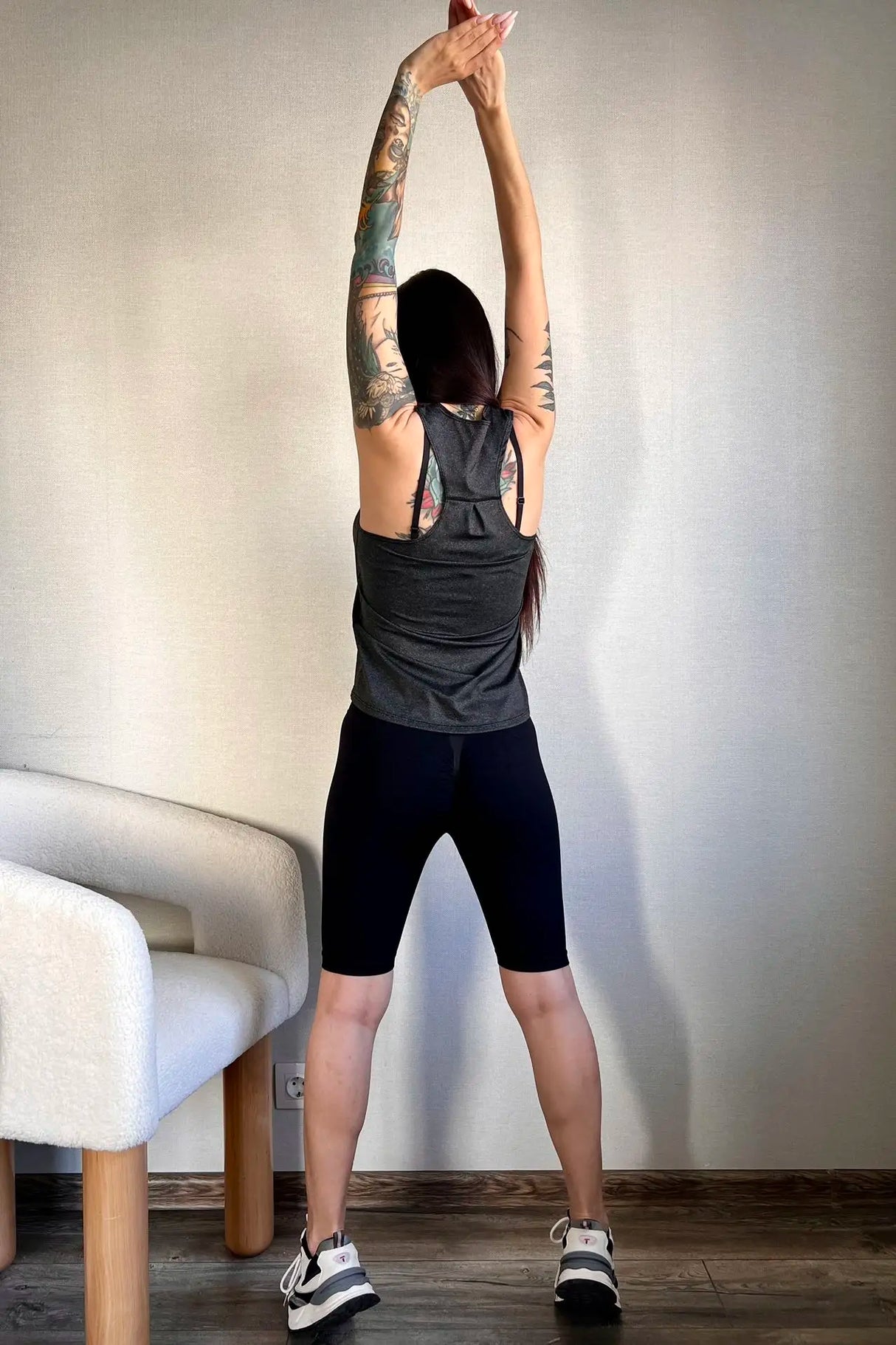 بلوزة يوجا نسائية بدون أكمام بتصميم Racerback