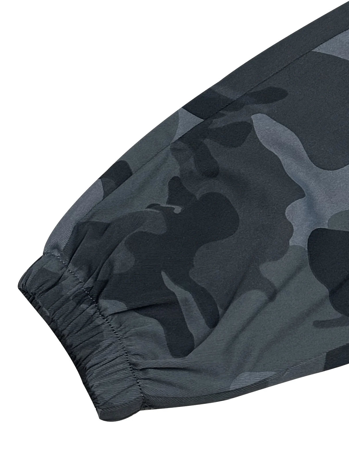 CamoEdge™ Men’s Trendy Camo Cargo Pants