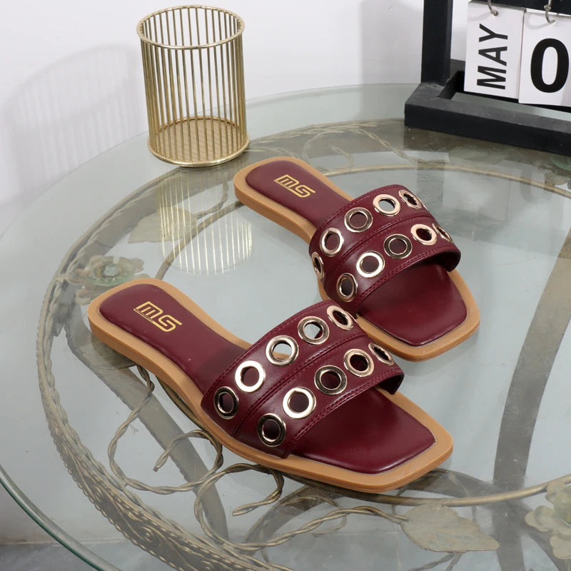 صنادل نسائية صيفية مسطحة مربعة الشكل