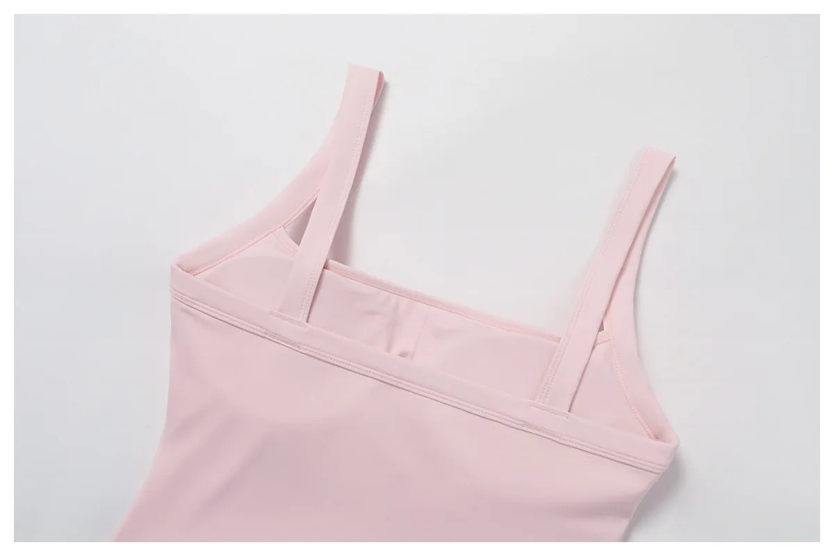 طقم تنورة تنس رياضية للنساء