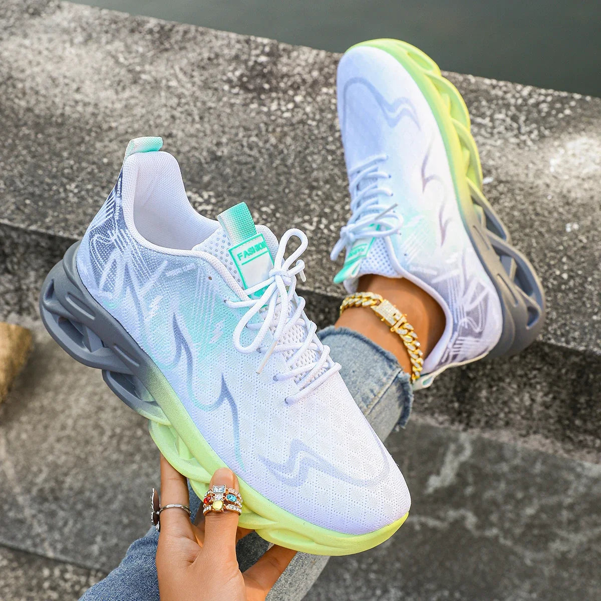 Women's Lightweight Outdoor Running Sneakers