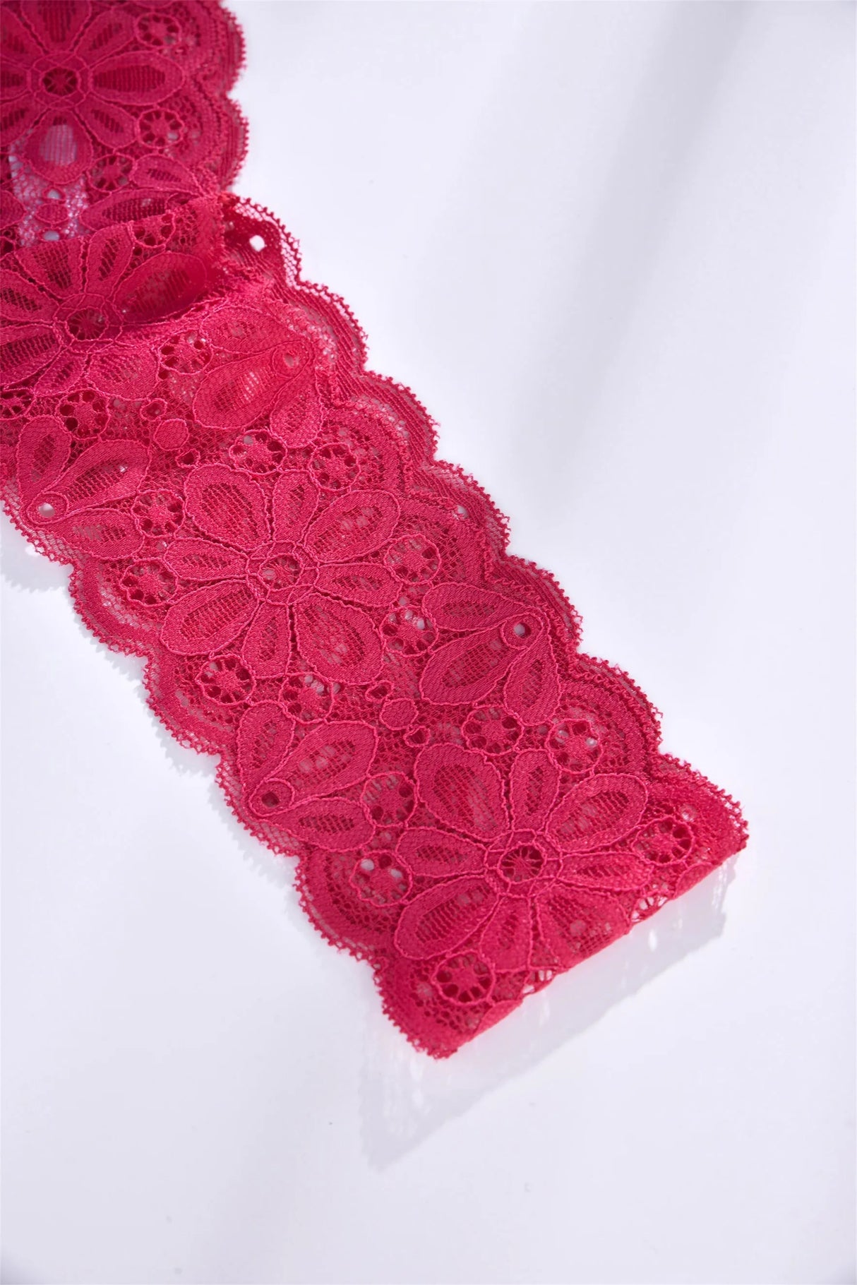 سراويل داخلية نسائية من حجر الراين