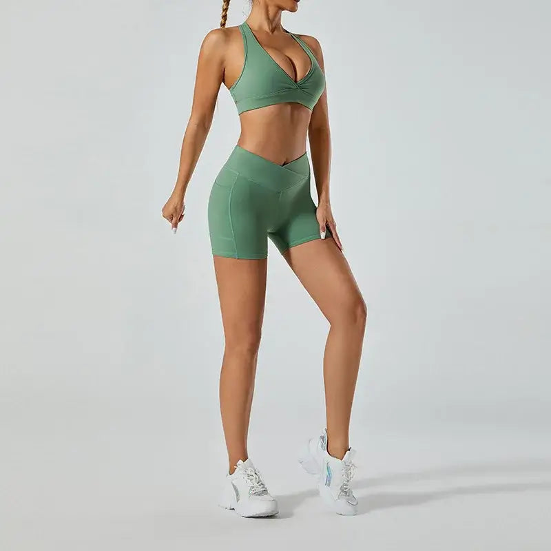 حمالة صدر رياضية نسائية ذات ظهر مجوف على شكل حرف V عميق