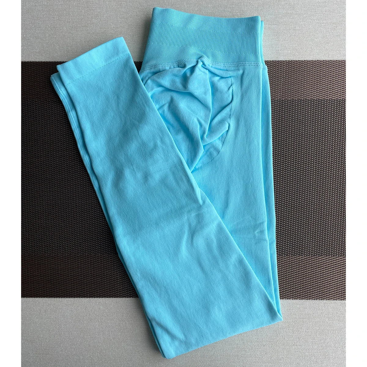 بنطال يوغا ضيق بدون درزات للنساء