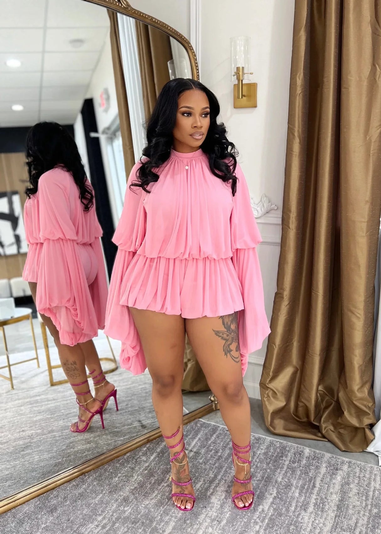 SculptEase™ – جمبسوت ضيق بأكمام واسعة ومكشكشة (مطاطي، أنيق، وملائم للانحناءات)