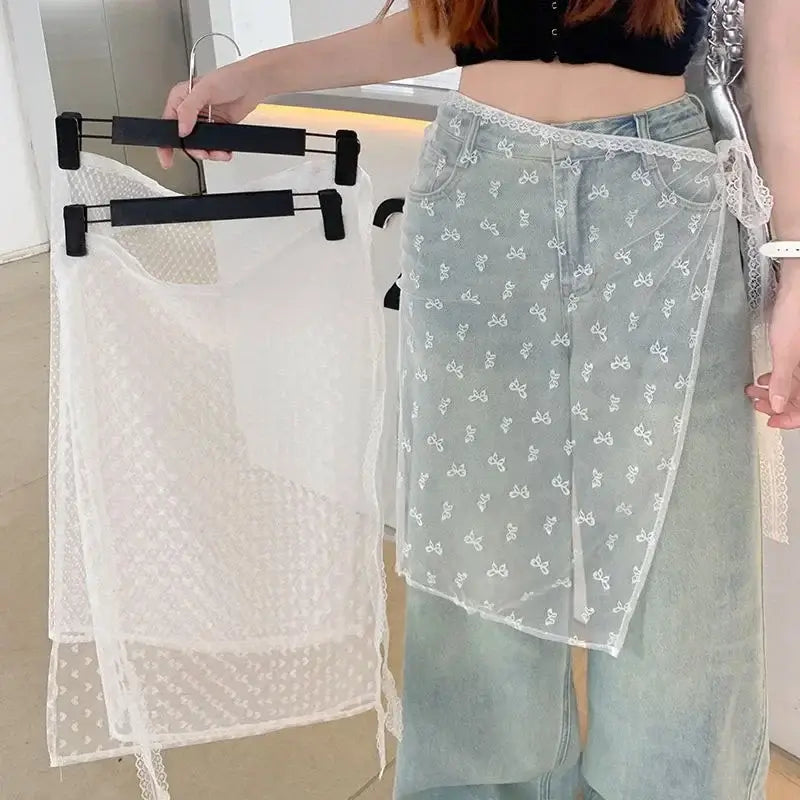 تنورة نسائية من الدانتيل والتول بتصميم عتيق