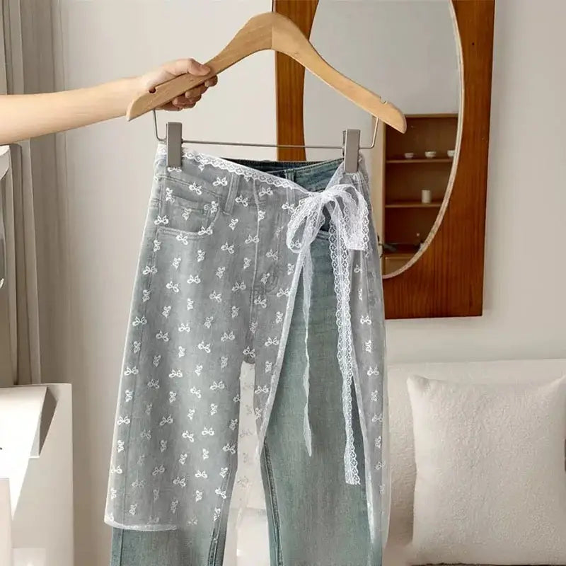 تنورة نسائية من الدانتيل والتول بتصميم عتيق