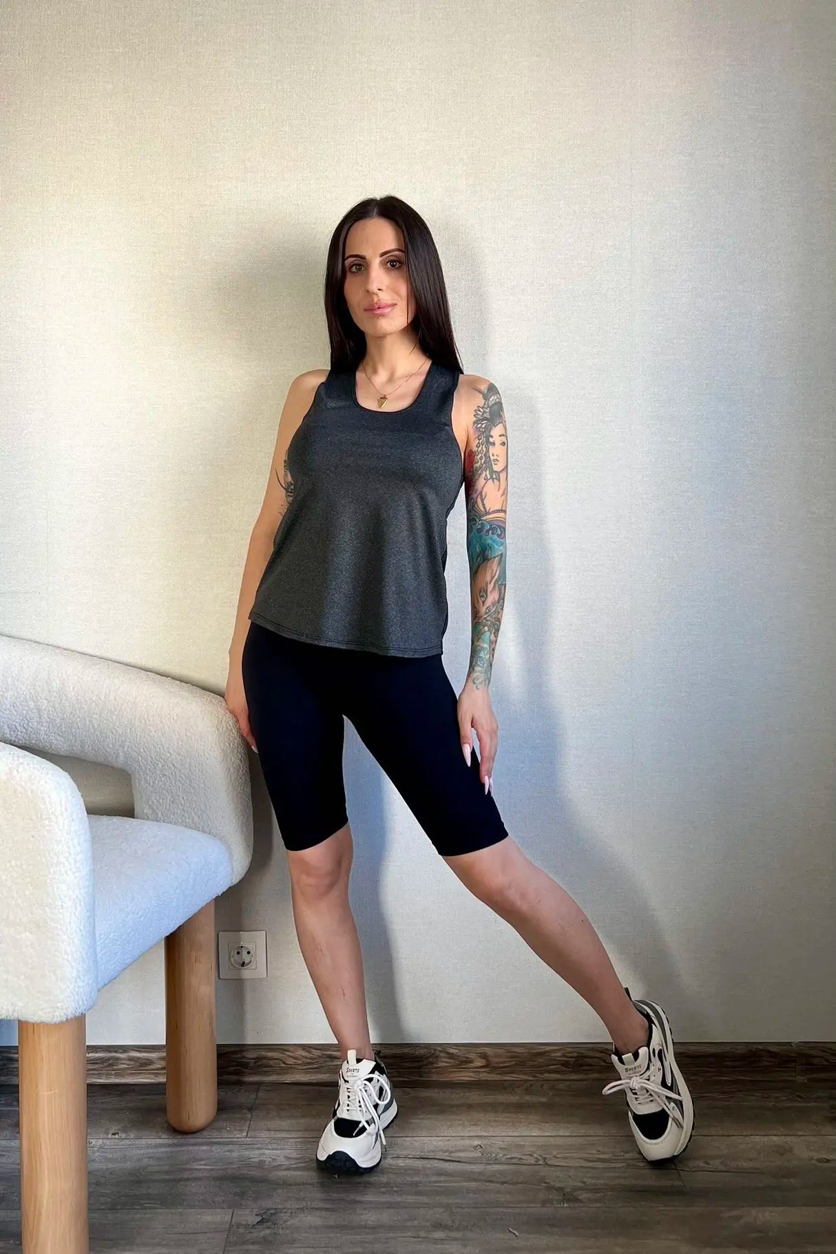 بلوزة يوجا نسائية بدون أكمام بتصميم Racerback