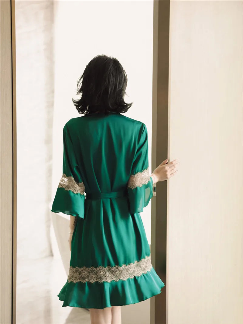 بيجامات نسائية من الحرير الجليدي