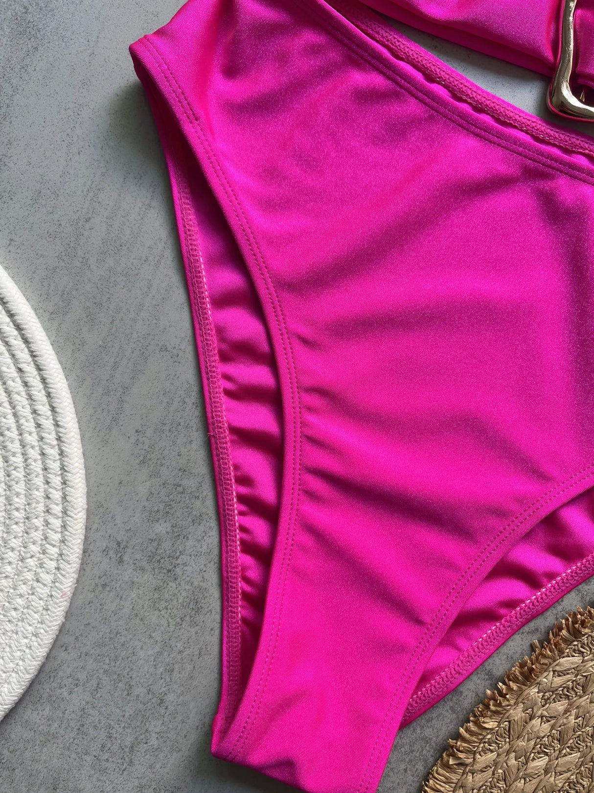 ملابس سباحة نسائية باندو بحلقة معدنية