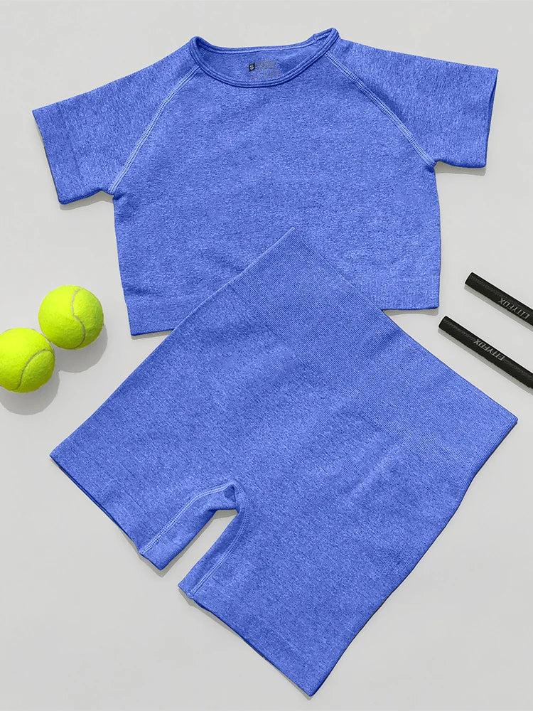 طقم رياضي نسائي بدون درزات ومضلع