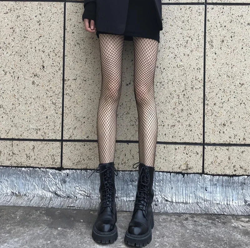 جوارب نسائية شفافة للغاية