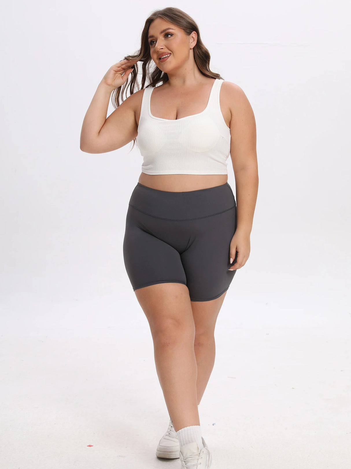 شورت نسائي عالي الخصر بثلاثة جيوب لركوب الدراجات