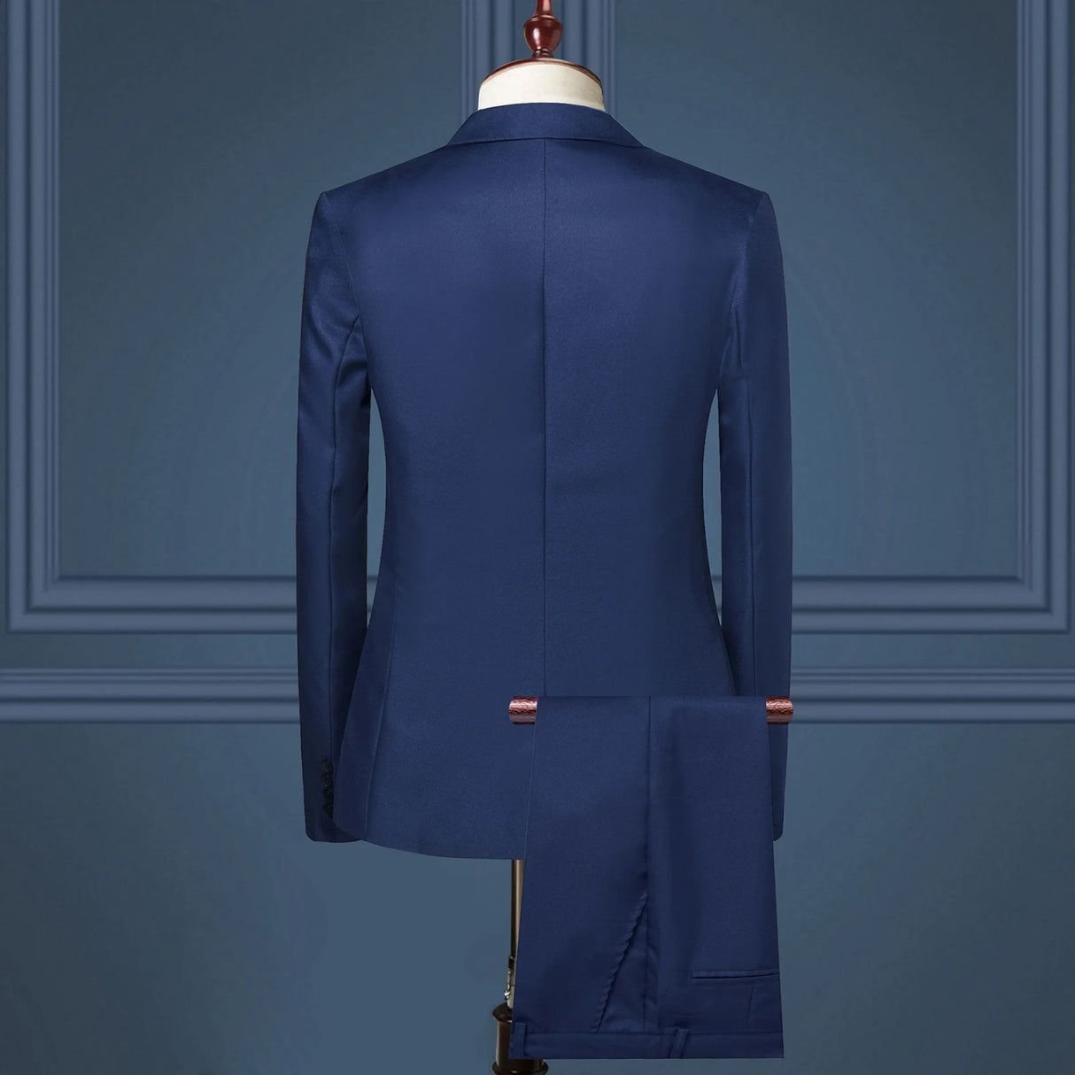 بدلة عمل مصممة خصيصًا للرجال