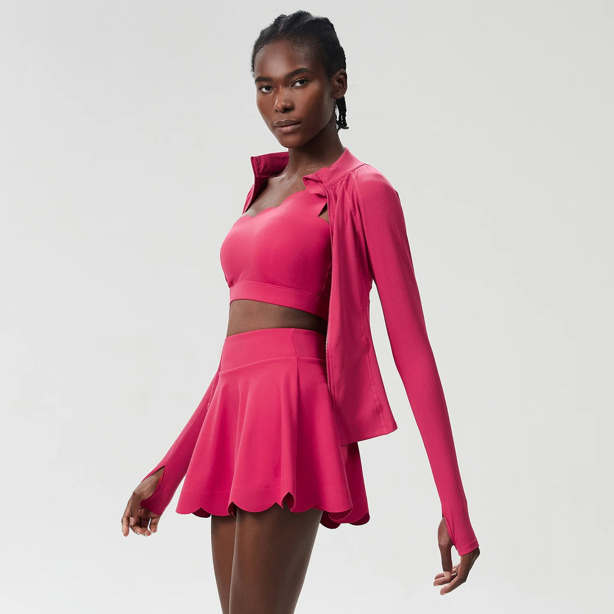 طقم تنورة تنس لياقة بدنية للنساء مكون من 3 قطع