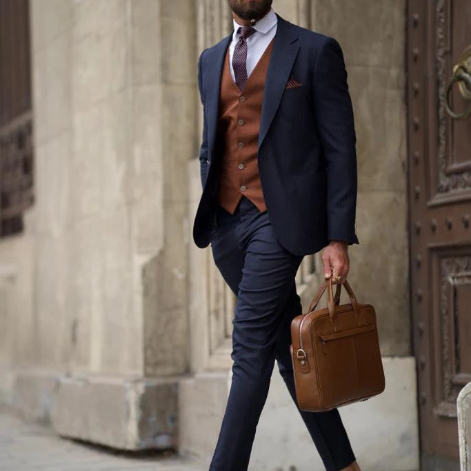 بدلة زفاف إيطالية مصممة خصيصًا للرجال