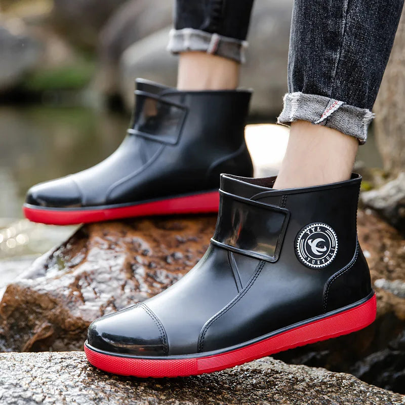 أحذية بكعب إسفيني مغلقة للنساء